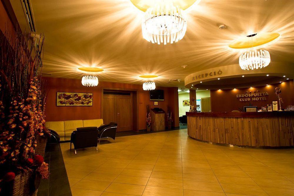 Erdospuszta Club Hotel Fenyves Дебрецен Экстерьер фото