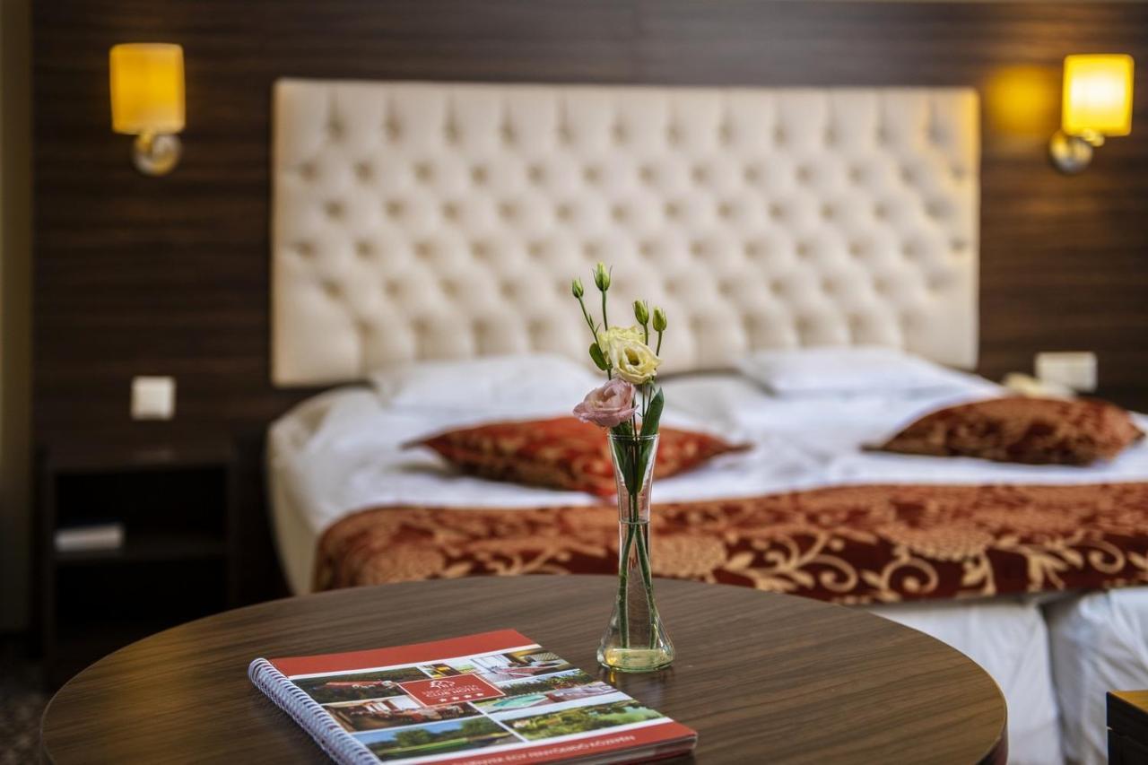 Erdospuszta Club Hotel Fenyves Дебрецен Экстерьер фото